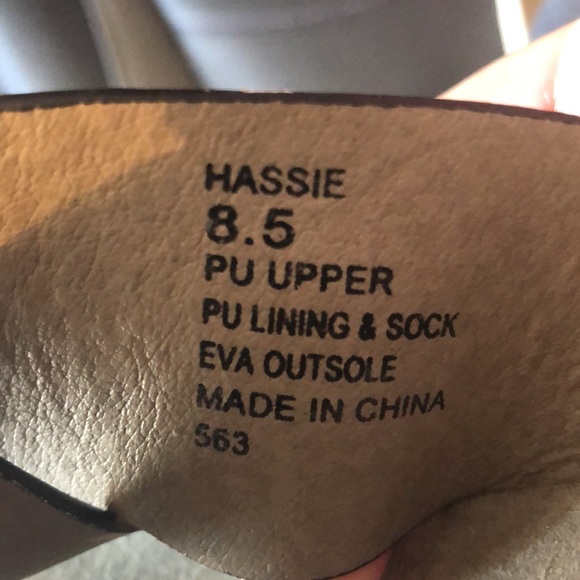 Steve Madden 8.5 black sandals, worn once - Picture 5 of 5
